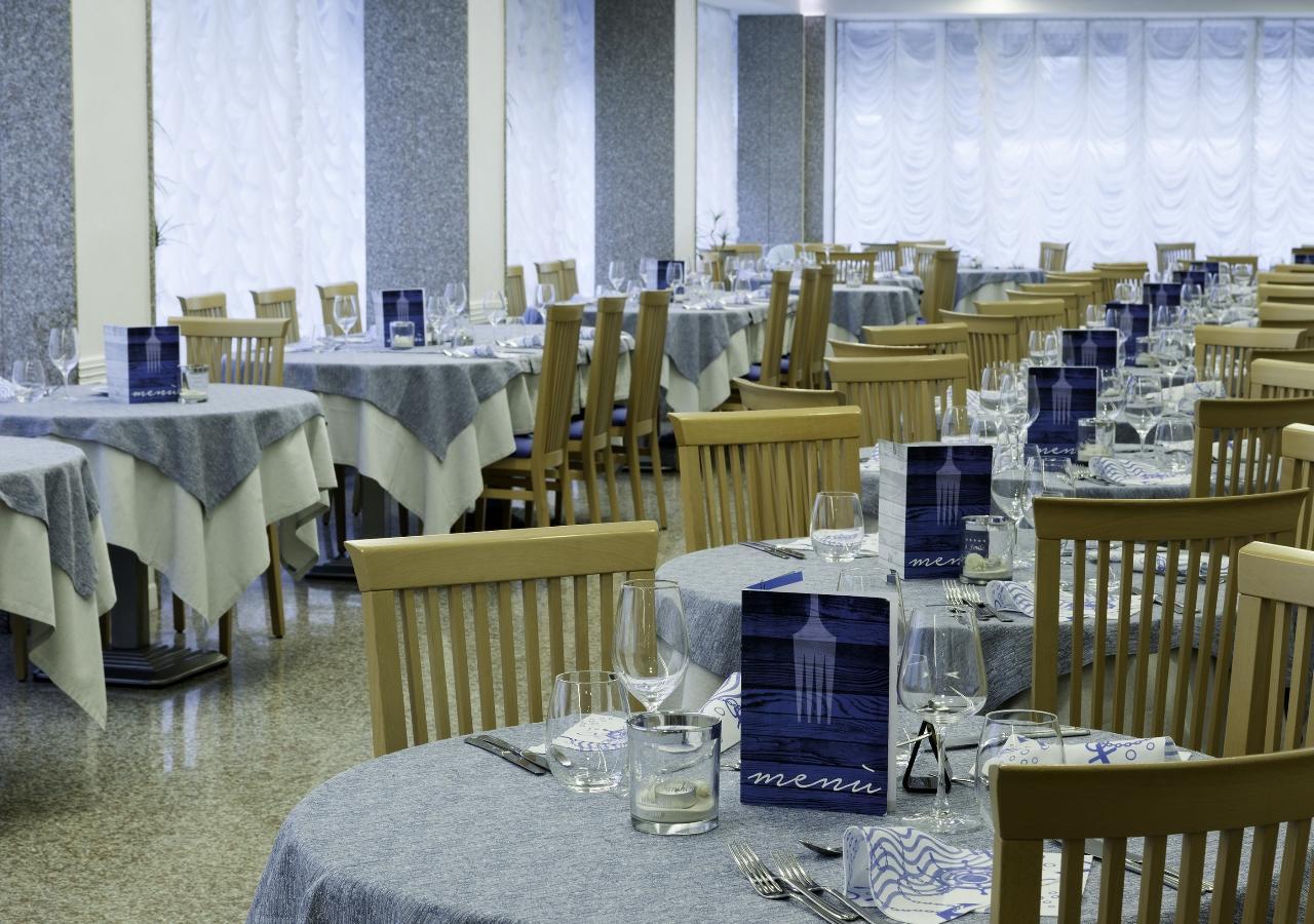 Hotel Poker Ричоне Екстериор снимка